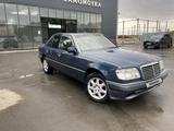 Mercedes-Benz E 220 1993 года за 1 800 000 тг. в Жезказган – фото 2