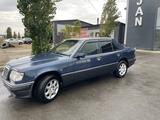 Mercedes-Benz E 220 1993 года за 1 800 000 тг. в Жезказган