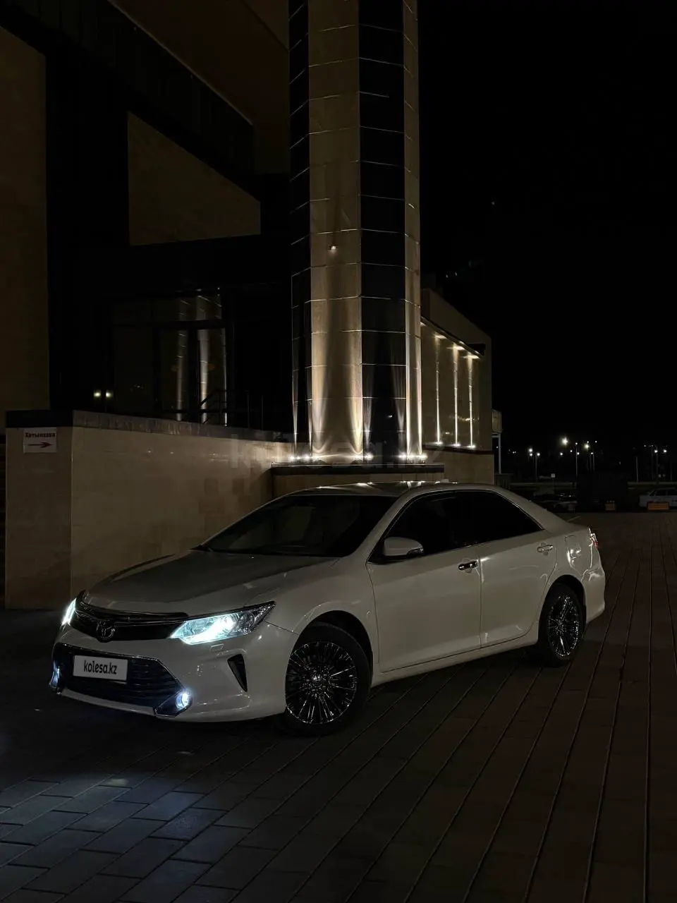 Toyota Camry, 2016