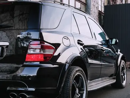 Mercedes-Benz ML 63 AMG 2006 года за 9 500 000 тг. в Петропавловск – фото 18