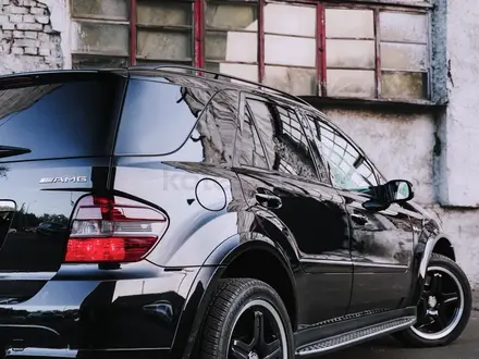 Mercedes-Benz ML 63 AMG 2006 года за 9 500 000 тг. в Петропавловск – фото 21