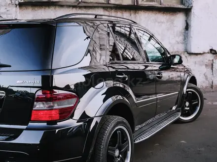 Mercedes-Benz ML 63 AMG 2006 года за 9 500 000 тг. в Петропавловск – фото 22