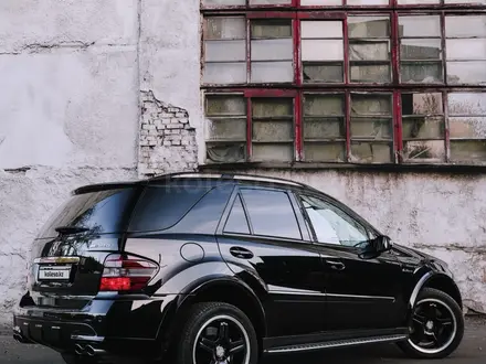 Mercedes-Benz ML 63 AMG 2006 года за 9 500 000 тг. в Петропавловск – фото 23