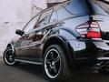 Mercedes-Benz ML 63 AMG 2006 года за 9 500 000 тг. в Петропавловск – фото 27