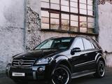 Mercedes-Benz ML 63 AMG 2006 года за 9 500 000 тг. в Петропавловск – фото 2