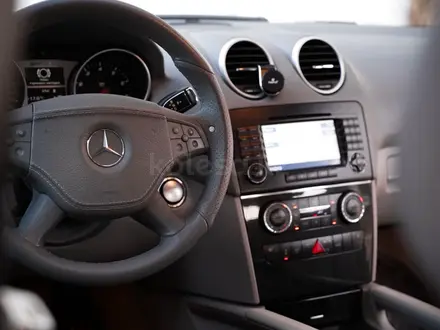 Mercedes-Benz ML 63 AMG 2006 года за 9 500 000 тг. в Петропавловск – фото 48