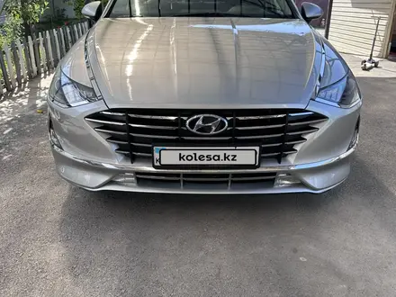 Hyundai Sonata 2019 года за 9 500 000 тг. в Алматы – фото 2