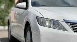 Toyota Camry 2013 года за 9 500 000 тг. в Шымкент – фото 2