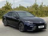Toyota Camry 2025 года за 17 900 000 тг. в Астана