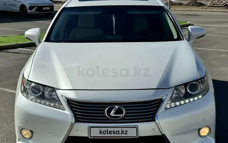 Lexus ES 300h 2013 годаfor8 500 000 тг. в Жанаозен