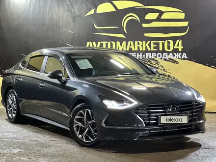 Hyundai Sonata 2021 года за 12 800 000 тг. в Актобе – фото 3