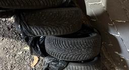 Maxxis 195/55 R15 зима шипы за 100 000 тг. в Караганда