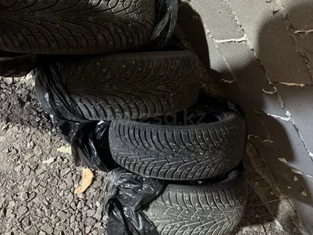 Maxxis 195/55 R15 зима шипы за 100 000 тг. в Караганда