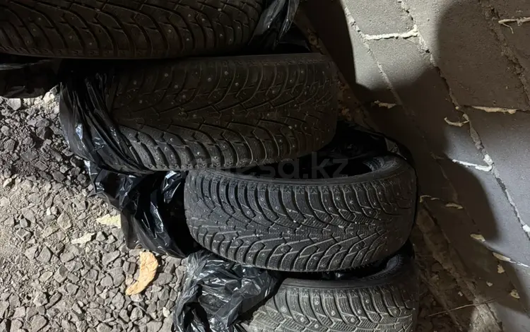 Maxxis 195/55 R15 зима шипы за 100 000 тг. в Караганда