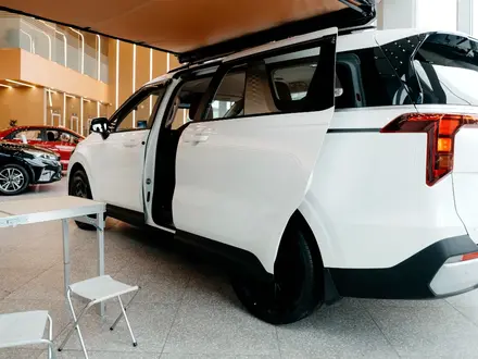 Kia Carnival Luxe 2026 года за 21 990 000 тг. в Алматы – фото 6