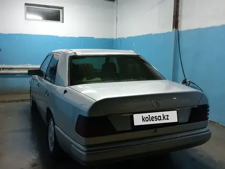 Mercedes-Benz E 200 1993 года за 1 650 000 тг. в Кызылорда – фото 3
