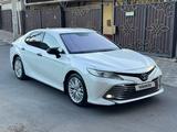 Toyota Camry 2019 года за 12 900 000 тг. в Алматы – фото 2