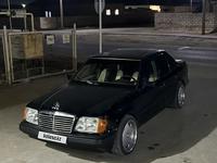 Mercedes-Benz E 300 1992 годаfor2 100 000 тг. в Актау