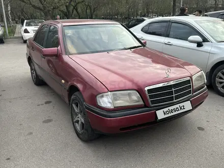 Mercedes-Benz C 220 1995 года за 2 000 000 тг. в Алматы – фото 4