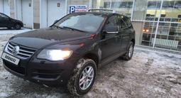 Volkswagen Touareg 2007 года за 5 700 000 тг. в Костанай – фото 2