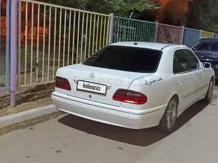 Mercedes-Benz E 320 2000 года за 4 500 000 тг. в Балхаш – фото 4