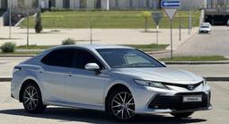 Toyota Camry 2022 года за 14 400 000 тг. в Астана – фото 2