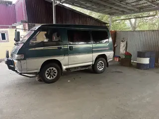 Mitsubishi Delica