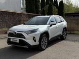 Toyota RAV4 2021 годаfor16 200 000 тг. в Алматы