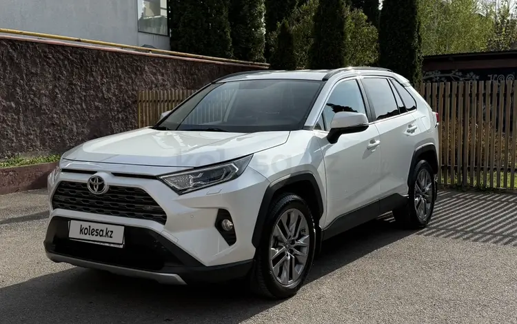 Toyota RAV4 2021 годаfor16 200 000 тг. в Алматы