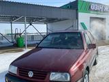 Volkswagen Vento 1993 года за 1 200 000 тг. в Актобе – фото 4