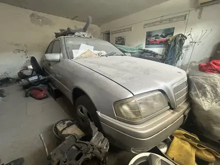 Mercedes-Benz C 180 1995 года за 2 000 000 тг. в Актау