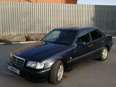 Mercedes-Benz C 220 1999 года за 1 900 000 тг. в Семей – фото 2