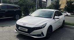 Hyundai Elantra 2021 годаүшін9 900 000 тг. в Алматы