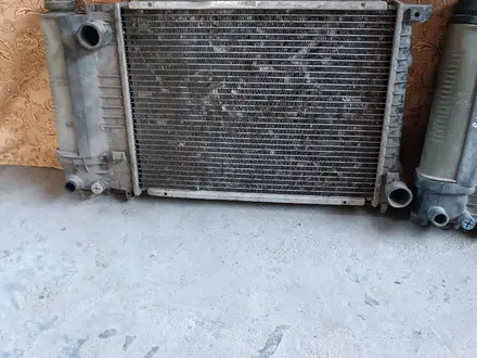 Радиатор основной BMW E34 за 25 000 тг. в Алматы – фото 2