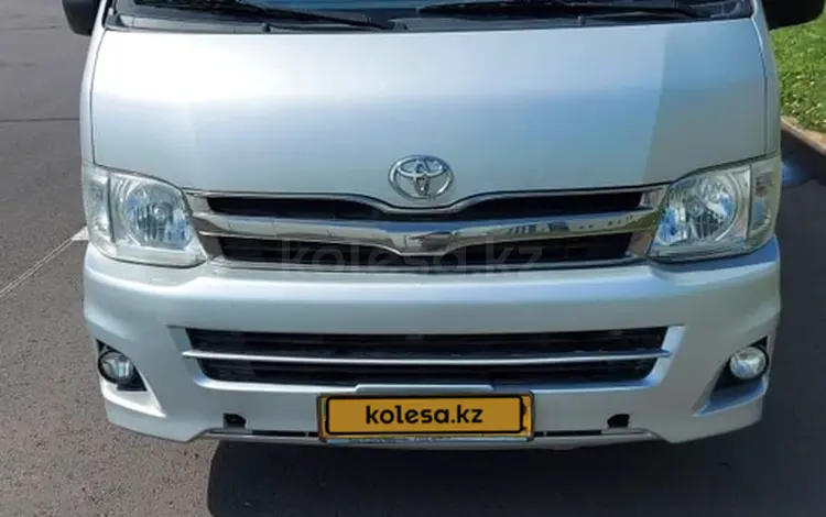 Toyota  Hiace 2012 годаүшін8 460 000 тг. в Астана