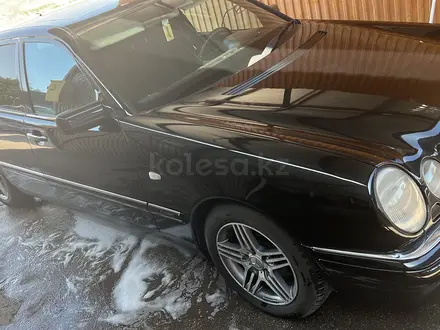 Mercedes-Benz E 280 1997 года за 3 500 000 тг. в Кордай – фото 3