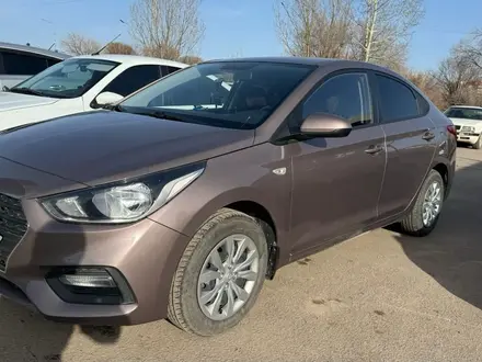 Hyundai Accent 2019 года за 9 000 000 тг. в Караганда