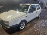 Volkswagen Golf 1993 года за 400 000 тг. в Алматы