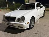 Mercedes-Benz E 320 2000 года за 4 500 000 тг. в Жанаозен – фото 2