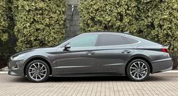 Hyundai Sonata 2022 годаүшін13 000 000 тг. в Алматы