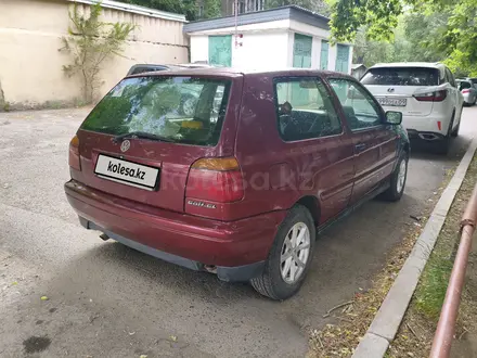 Volkswagen Golf 1995 года за 1 400 000 тг. в Караганда – фото 3