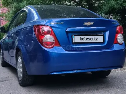 Chevrolet Aveo 2014 года за 2 800 000 тг. в Шымкент – фото 3