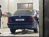 Mercedes-Benz C 200 1996 годаfor2 500 000 тг. в Атырау – фото 4