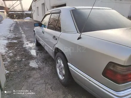 Mercedes-Benz E 220 1993 года за 2 000 000 тг. в Алматы – фото 9