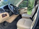 Volkswagen Multivan 2008 года за 8 500 000 тг. в Усть-Каменогорск – фото 4