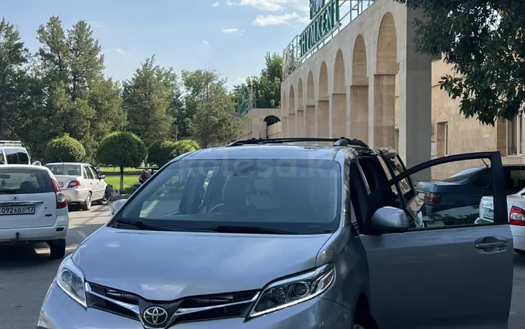 Toyota Sienna 2015 года за 10 800 000 тг. в Бейнеу