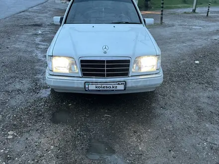 Mercedes-Benz E 280 1993 года за 2 100 000 тг. в Алматы – фото 3
