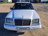 Mercedes-Benz E 220 1993 годаүшін2 090 000 тг. в Караганда – фото 2