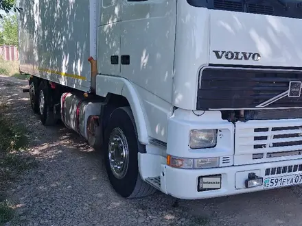 Volvo  FH 2000 года за 20 000 000 тг. в Уральск – фото 3