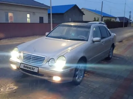 Mercedes-Benz E 320 2001 года за 3 000 000 тг. в Атырау – фото 7